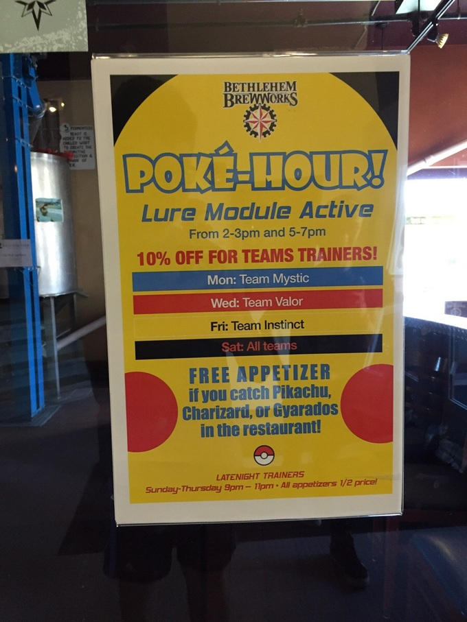 Este restaurante oferece descontos para treinadores e brindes para quem capturar alguns Pokémon dentro do estabelecimento