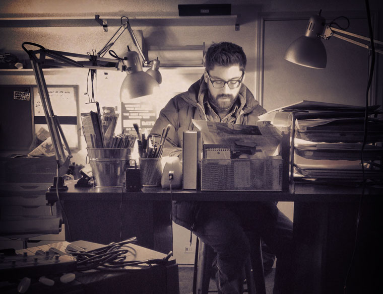 austin-kleon-at-his-desk-760px