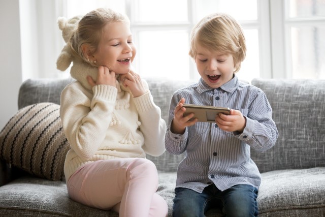 crianças-smartphone-google