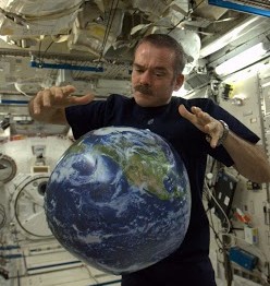 Como Chris Hadfield se tornou o cara mais legal da internet