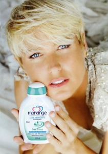 Xuxa para campanha da linha de hidratantes Monange.